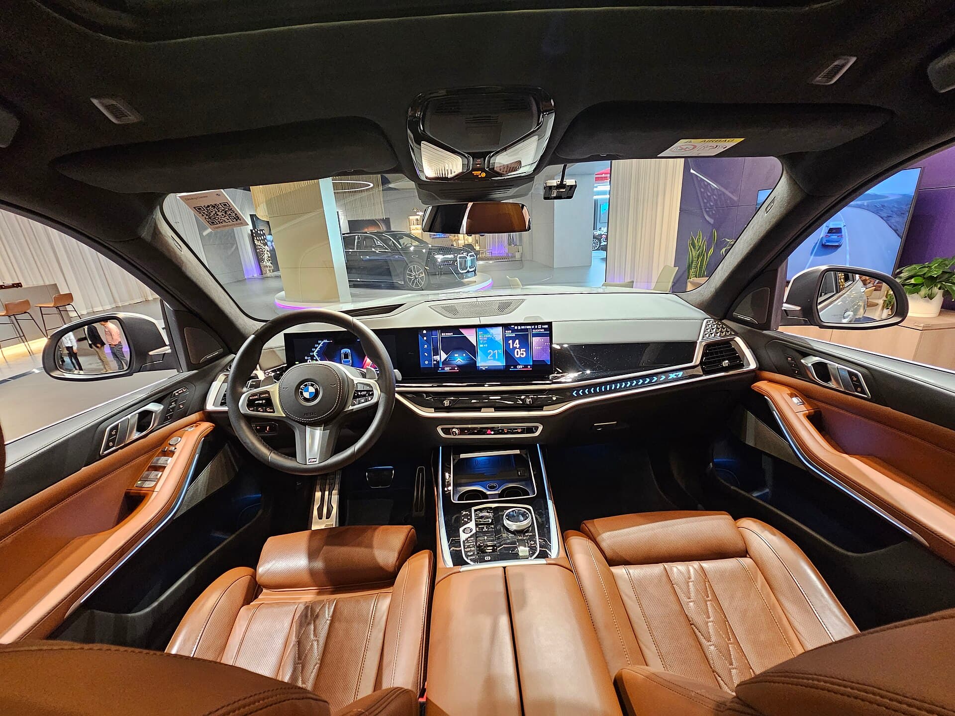 2025 BMW X7 M60i xDrive — Dashboard