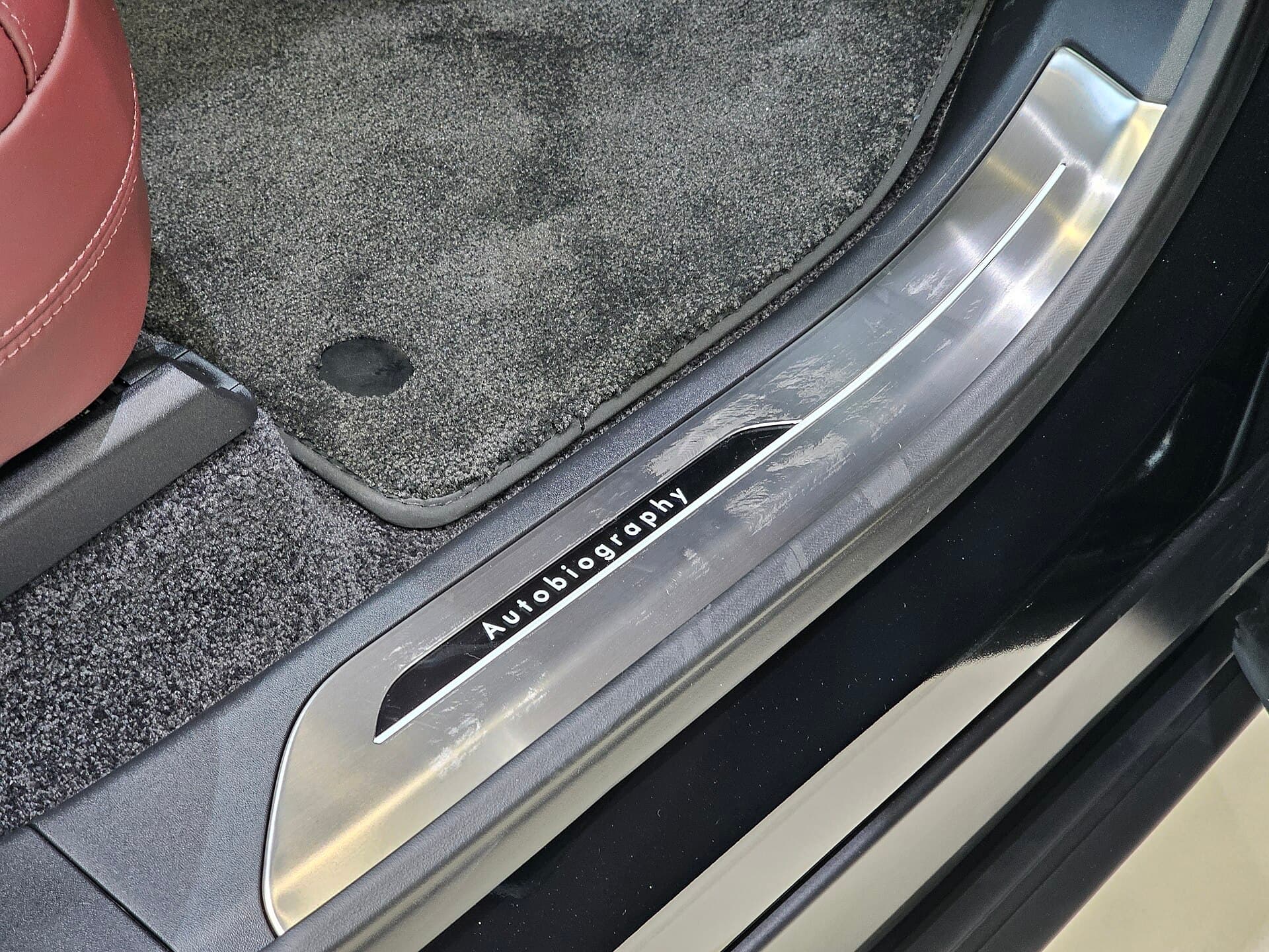 2024 Range Rover Range Rover P530 Autobiography LWB — Detail